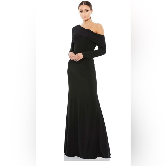 Ieena for Mac Duggal Black Drop Shoulder Long Sleeve Column Gown size 0
